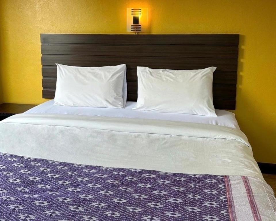 Ponburi Hotel Nan Bagian luar foto