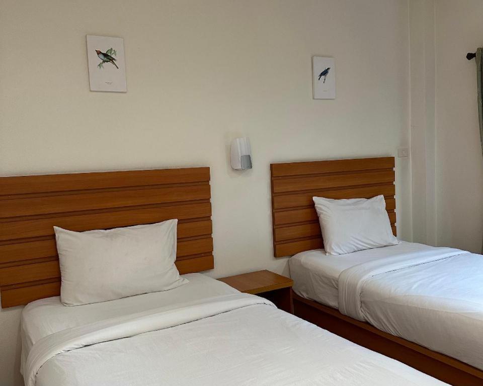 Ponburi Hotel Nan Bagian luar foto