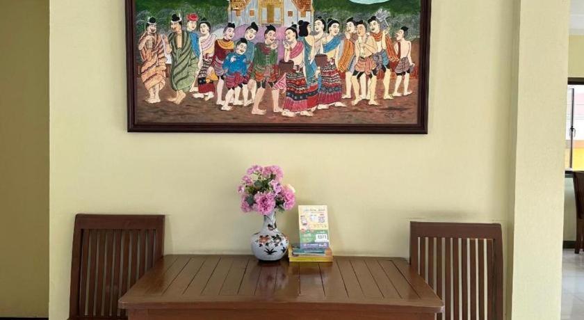 Ponburi Hotel Nan Bagian luar foto