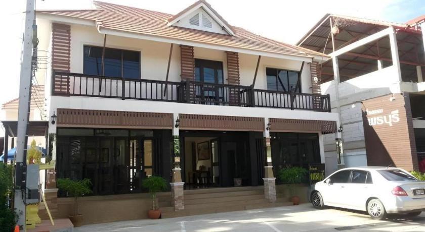 Ponburi Hotel Nan Bagian luar foto