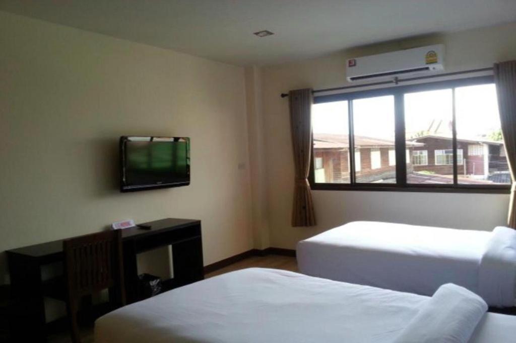 Ponburi Hotel Nan Bagian luar foto