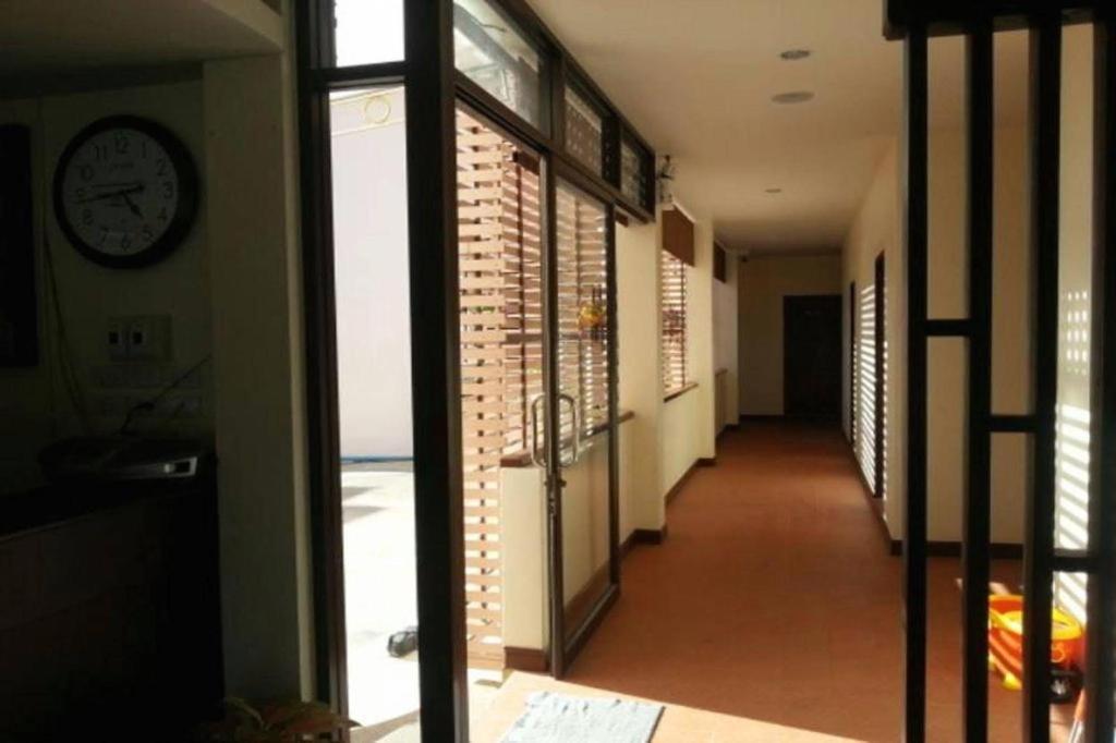 Ponburi Hotel Nan Bagian luar foto