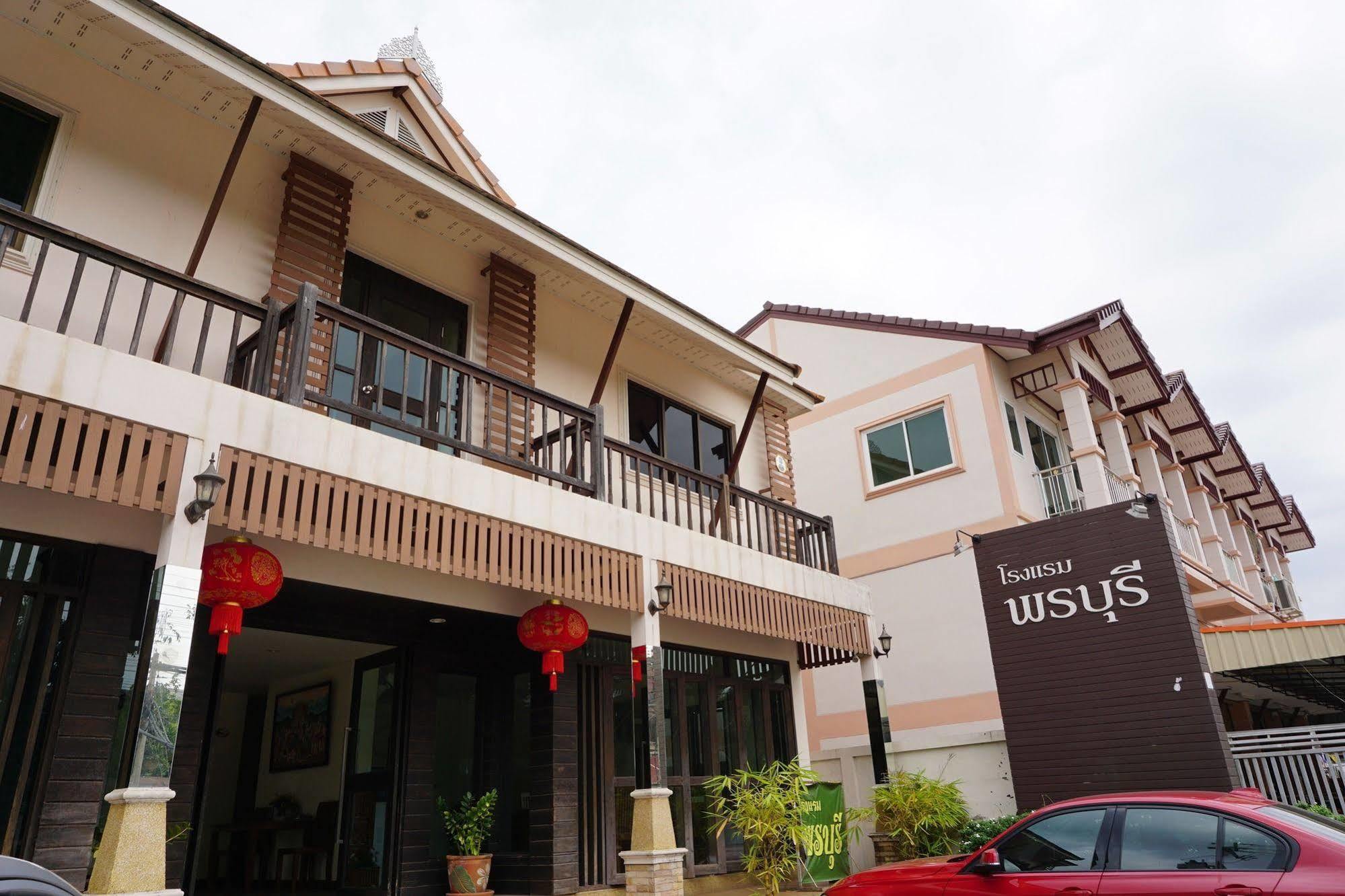 Ponburi Hotel Nan Bagian luar foto