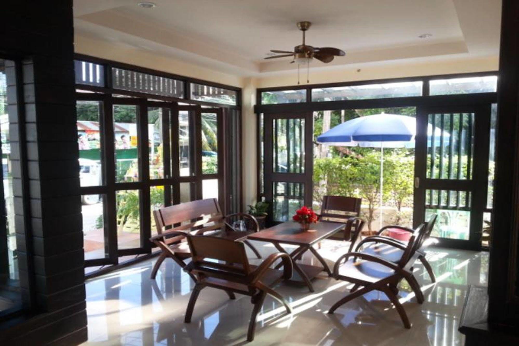Ponburi Hotel Nan Bagian luar foto